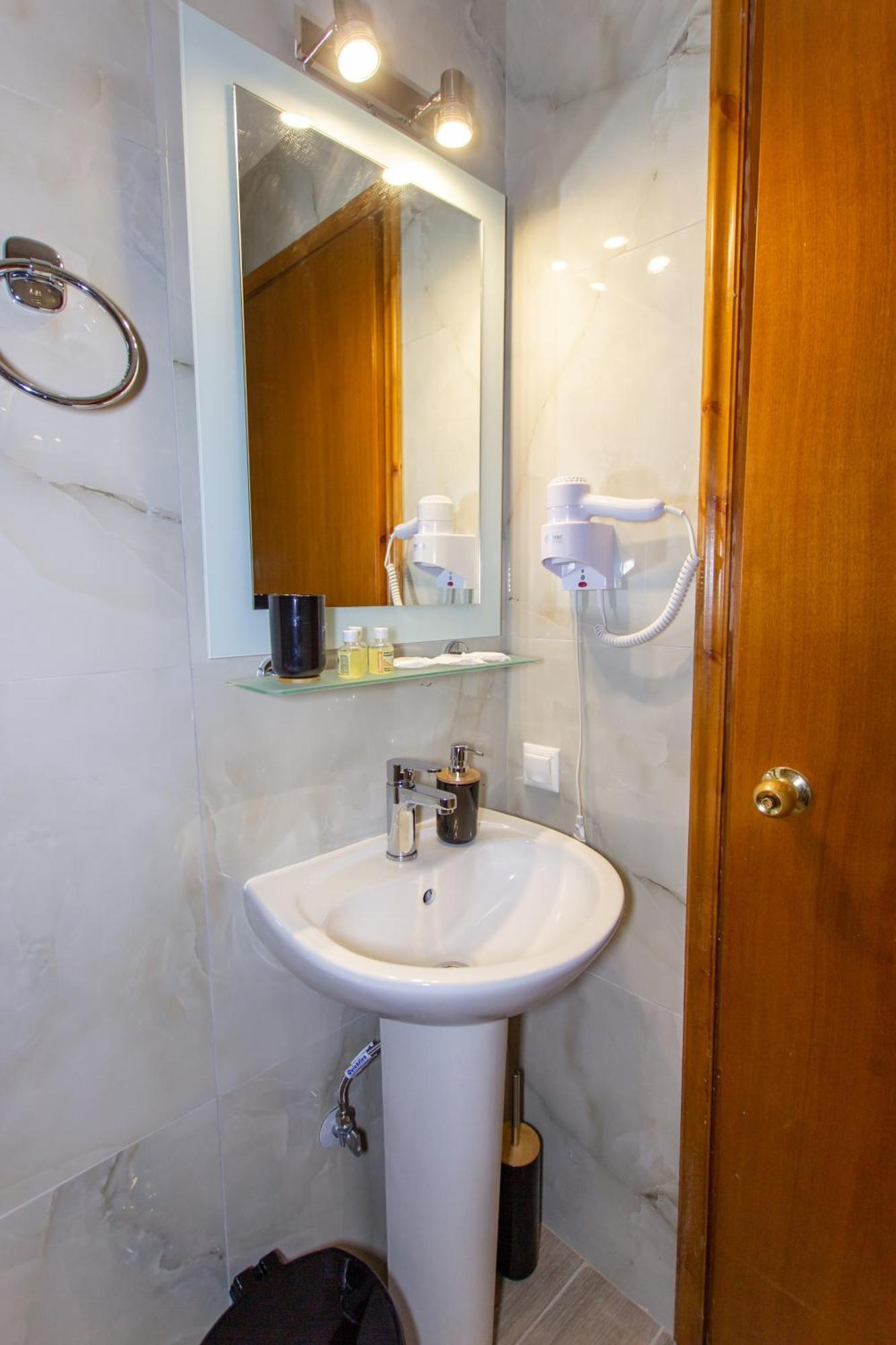 Athanasia Inn Vrasná 외부 사진